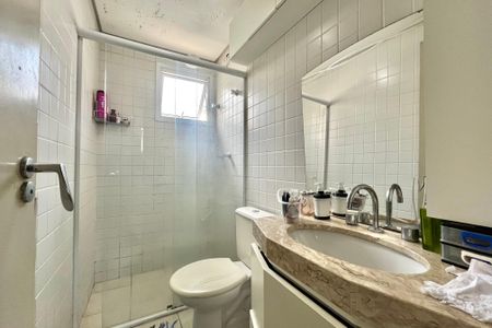 Casa de condomínio para alugar com 96m², 3 quartos e 3 vagasBanheiro da Suíte