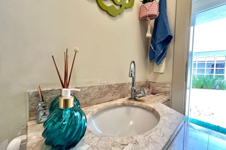 Casa de condomínio para alugar com 96m², 3 quartos e 3 vagasLavabo