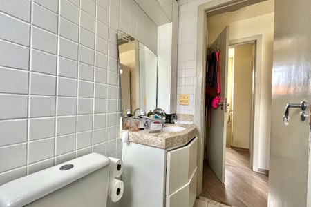 Casa de condomínio para alugar com 96m², 3 quartos e 3 vagasBanheiro da Suíte