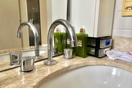 Casa de condomínio para alugar com 96m², 3 quartos e 3 vagasBanheiro da Suíte