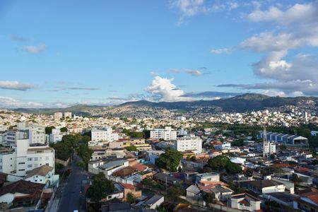 Apartamento à venda com 69m², 2 quartos e 1 vagaQuarto 2 - Vista