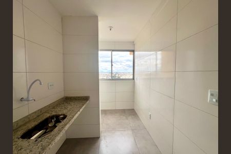 Cozinha de apartamento para alugar com 2 quartos, 54m² em Jaqueline, Belo Horizonte