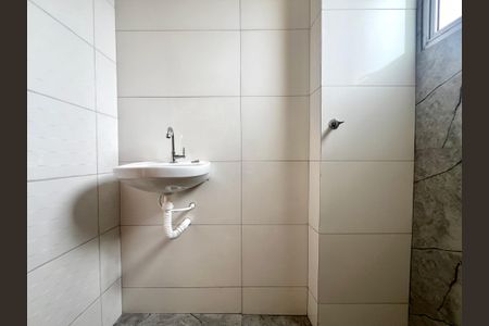 Apartamento para alugar com 54m², 2 quartos e 1 vaga Apartamento para alugar com 54m², 2 quartos e 1 vagaBanheiro social