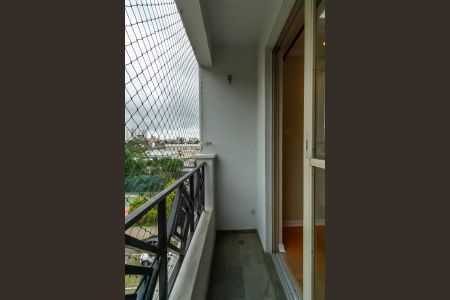Apartamento à venda com 65m², 3 quartos e 1 vaga Apartamento à venda com 65m², 3 quartos e 1 vagaVaranda