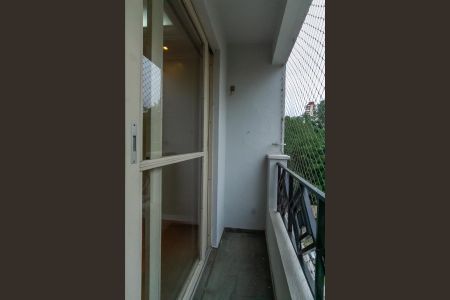 Apartamento à venda com 65m², 3 quartos e 1 vaga Apartamento à venda com 65m², 3 quartos e 1 vagaVaranda