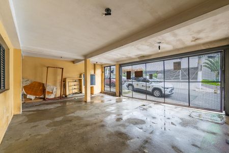 Garagem de casa à venda com 2 quartos, 270m² em Vila Guarani, São Paulo