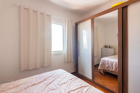 Apartamento à venda com 65m², 2 quartos e 2 vagasQuarto 2