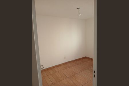 Quarto de apartamento para alugar com 2 quartos, 49m² em Santa Cruz, Rio de Janeiro