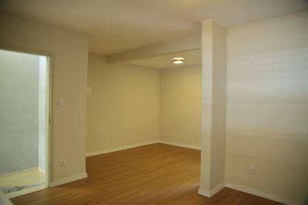 Casa à venda com 181m², 3 quartos e 2 vagasSala