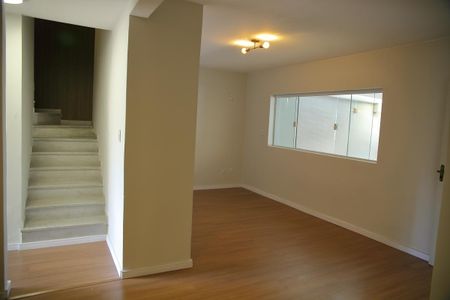 Casa à venda com 181m², 3 quartos e 2 vagasSala