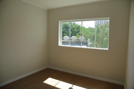 Casa à venda com 181m², 3 quartos e 2 vagasCopa/cozinha 