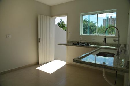 Casa à venda com 181m², 3 quartos e 2 vagasCozinha 