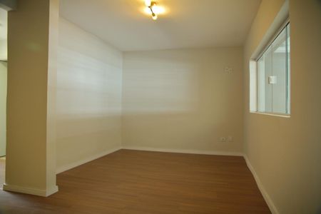 Casa à venda com 181m², 3 quartos e 2 vagasSala