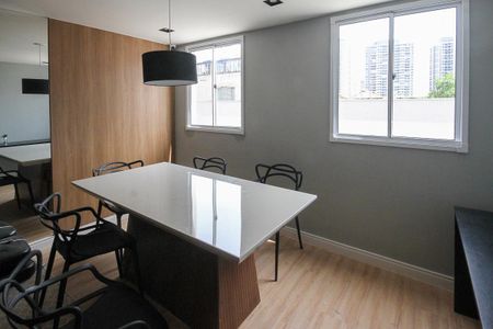 Apartamento para alugar com 32m², 2 quartos e sem vaga Apartamento para alugar com 32m², 2 quartos e sem vagaÁrea comum - Salão de festas