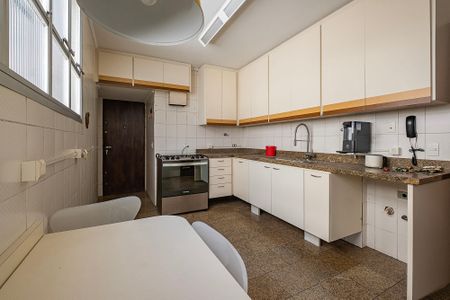 Apartamento para alugar com 165m², 4 quartos e 4 vagasCozinha