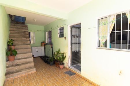 Garagem de casa à venda com 3 quartos, 150m² em Fazenda da Juta, São Paulo