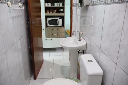 Casa à venda com 150m², 3 quartos e 1 vagaBanheiro