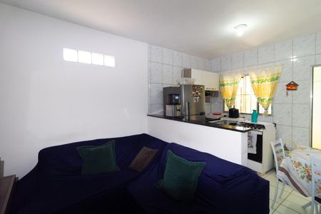 Sala de casa à venda com 3 quartos, 150m² em Fazenda da Juta, São Paulo
