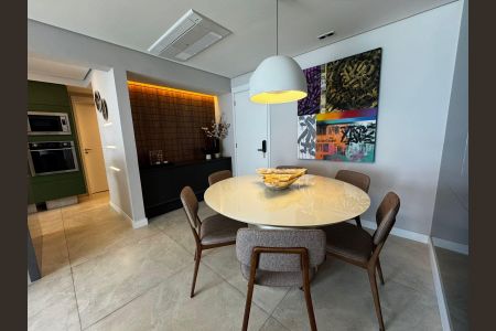 Apartamento à venda com 106m², 2 quartos e 2 vagas Apartamento à venda com 106m², 2 quartos e 2 vagasSala de Jantar