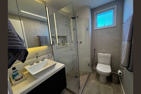 Apartamento à venda com 106m², 2 quartos e 2 vagas Apartamento à venda com 106m², 2 quartos e 2 vagasBanheiro