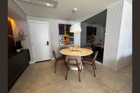 Apartamento à venda com 106m², 2 quartos e 2 vagas Apartamento à venda com 106m², 2 quartos e 2 vagasSala de Jantar