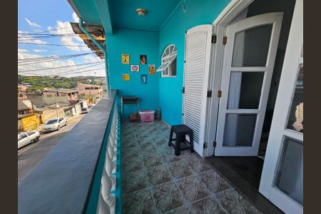 Casa à venda com 97m², 3 quartos e 2 vagasVaranda