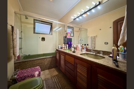 Apartamento à venda com 200m², 4 quartos e 3 vagasBanheiro Suíte 2