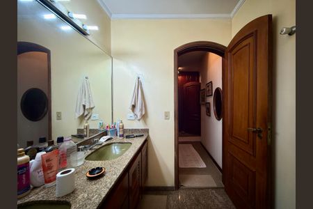 Apartamento à venda com 200m², 4 quartos e 3 vagasBanheiro Suíte 2