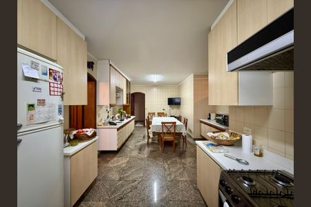 Apartamento à venda com 200m², 4 quartos e 3 vagasCozinha 