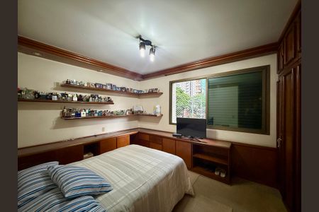 Apartamento à venda com 200m², 4 quartos e 3 vagasSuíte 1