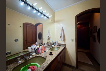 Apartamento à venda com 200m², 4 quartos e 3 vagasBanheiro Suíte 2