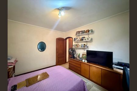 Apartamento à venda com 200m², 4 quartos e 3 vagasSuíte 2