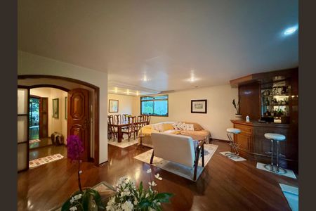 Apartamento à venda com 200m², 4 quartos e 3 vagasSala