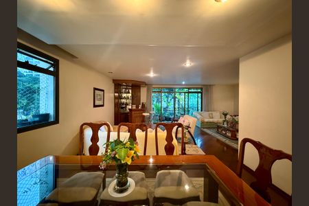 Apartamento à venda com 200m², 4 quartos e 3 vagasSala