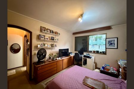 Apartamento à venda com 200m², 4 quartos e 3 vagasSuíte 2