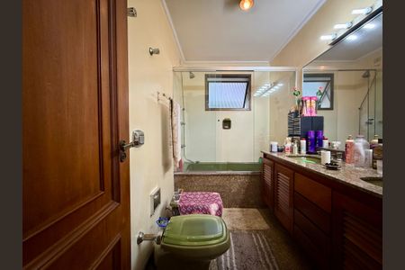 Apartamento à venda com 200m², 4 quartos e 3 vagasBanheiro Suíte 2