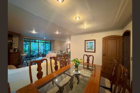 Apartamento à venda com 200m², 4 quartos e 3 vagasSala