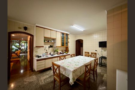 Apartamento à venda com 200m², 4 quartos e 3 vagasCozinha 