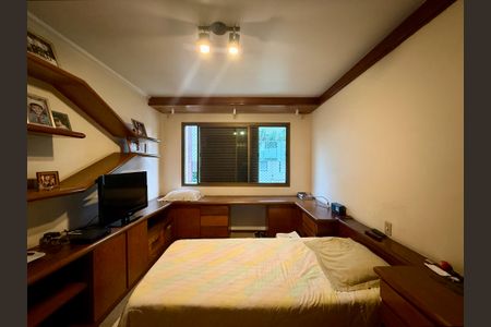 Apartamento à venda com 200m², 4 quartos e 3 vagasQuarto 4