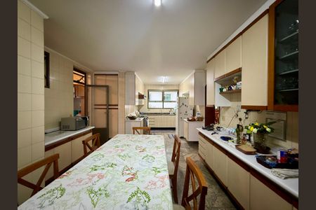 Apartamento à venda com 200m², 4 quartos e 3 vagasCozinha 