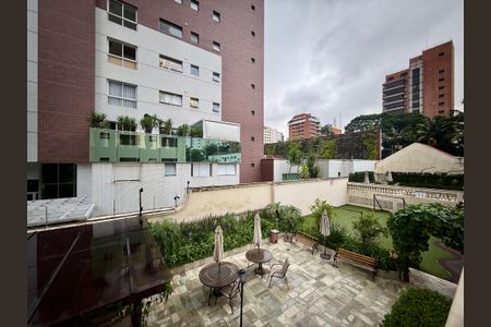 Apartamento à venda com 200m², 4 quartos e 3 vagasVista Quarto 4
