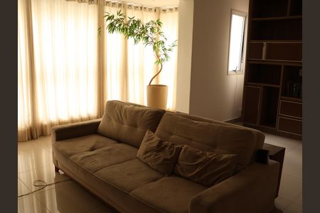 Apartamento à venda com 75m², 2 quartos e 1 vagaSala de TV