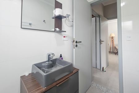 Apartamento para alugar com 82m², 3 quartos e 1 vaga Apartamento para alugar com 82m², 3 quartos e 1 vagaBanheiro social