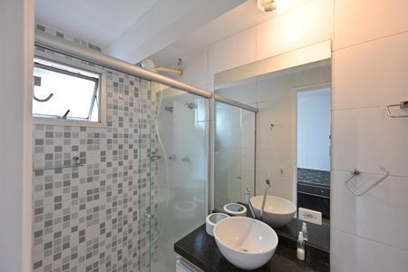 Banheiro Social de kitnet/studio para alugar com 1 quarto, 24m² em Vila Clementino, São Paulo