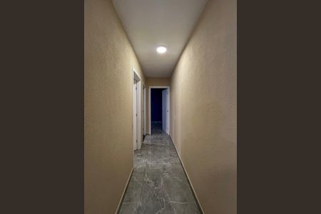 Corredor de apartamento para alugar com 2 quartos, 43m² em Parque Bristol, São Paulo