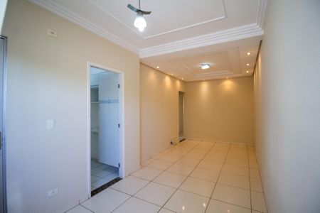 Casa de condomínio para alugar com 94m², 3 quartos e 2 vagas Casa de condomínio para alugar com 94m², 3 quartos e 2 vagasSala