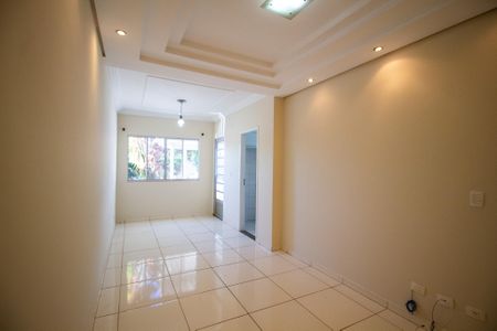 Casa de condomínio para alugar com 94m², 3 quartos e 2 vagas Casa de condomínio para alugar com 94m², 3 quartos e 2 vagasSala