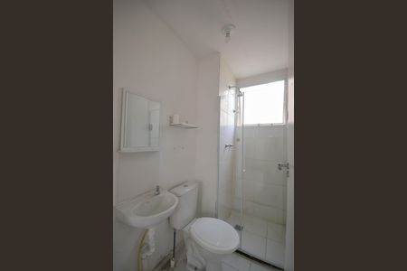 Banheiro de apartamento para alugar com 2 quartos, 42m² em Cerâmica, Nova Iguaçu