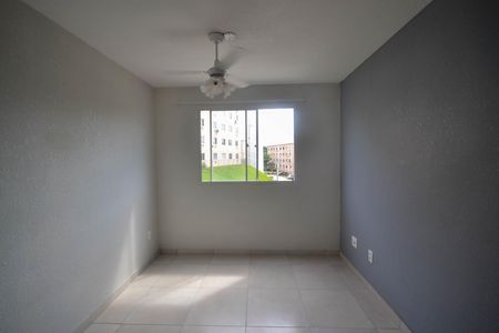 sala de apartamento para alugar com 2 quartos, 42m² em Cerâmica, Nova Iguaçu