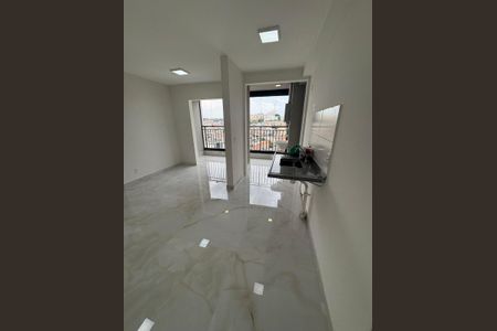 Sala e cozinha de apartamento para alugar com 2 quartos, 55m² em São Pedro, Osasco